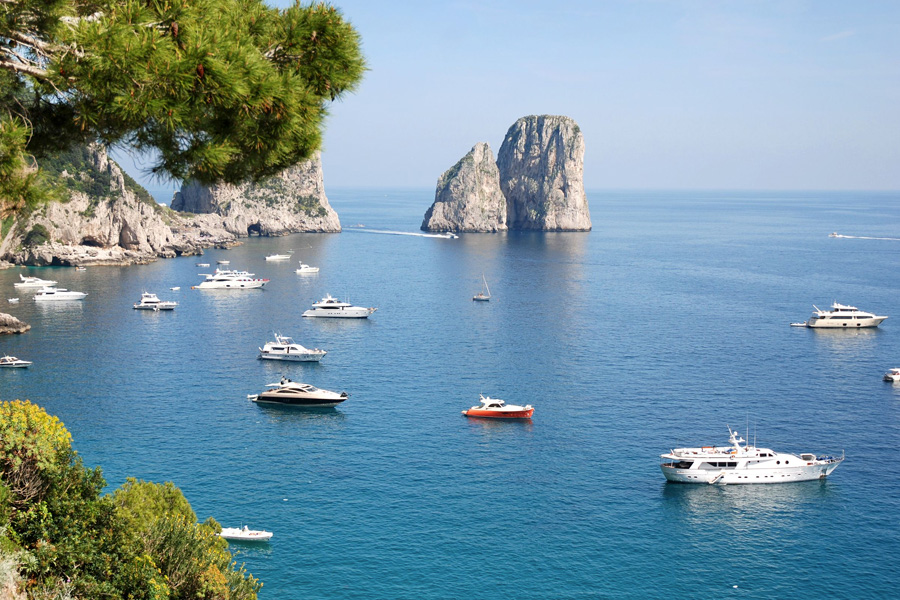 media/plg_solidres_experience/images/cdc0d6e63aa8e41c89689f54970bb35f/Experiences/amalfi/amalfi-private-boat/07-amalfi-private-boat.jpg